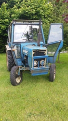 FORD 2600 BLUE TRACTOR